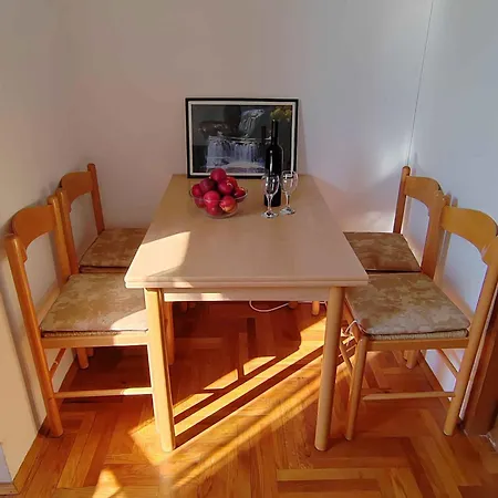 One-bedroom Near Sea 1 Apartamento
