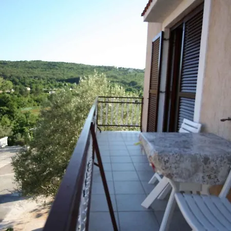 One-bedroom Near Sea 1 *