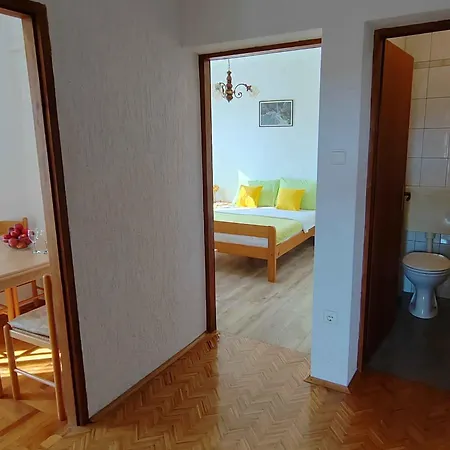 Appartamento One-bedroom Near Sea 1 *