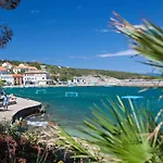 Daire One-bedroom Near Sea 1