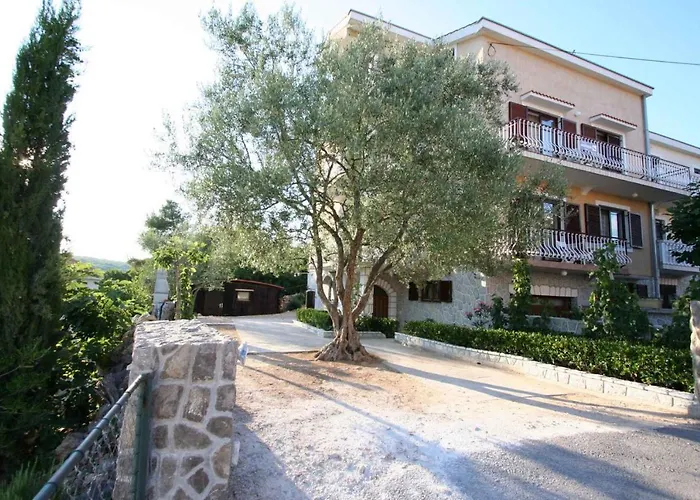 公寓 One-bedroom Near Sea 1